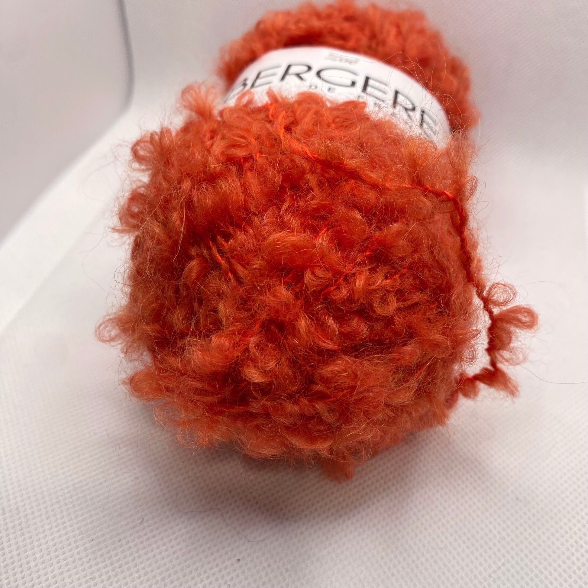 Pelote de laine Zoé Orange Bergère de France - fil bouclette mérinos et mohair couleur orange vif pour tricot