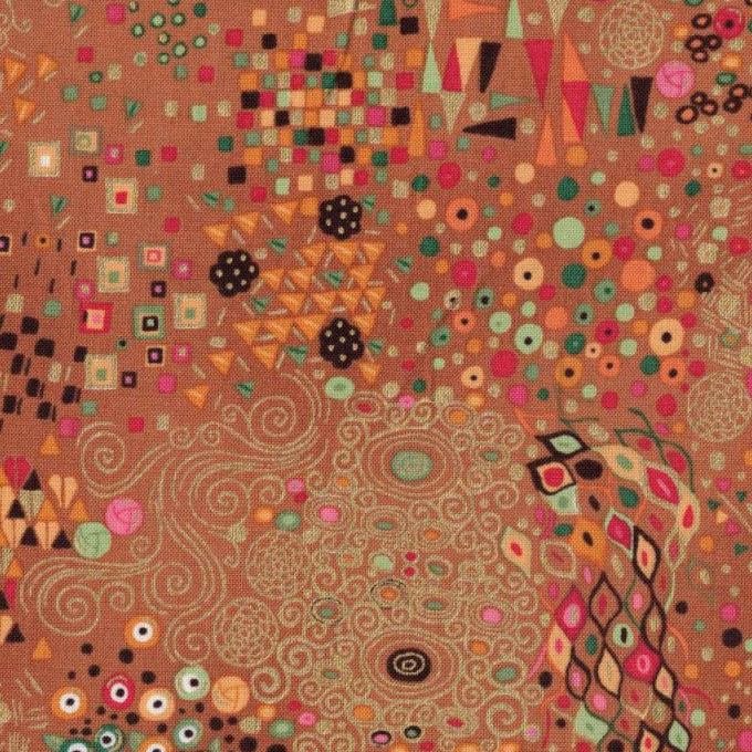 Tissu patchwork en coton aux motifs graphiques marron et beige, idéal pour la création d'accessoires, disponible chez Mille et Un Tissus à Moulins.