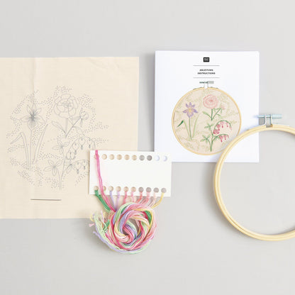 Rico Design Kit de broderie Fleurs printanières pré-dessinées Ø15cm
