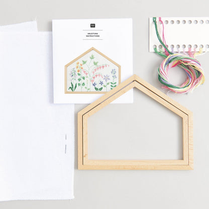 Rico Design Kit de broderie au point de croix compté Prairie fleurie
