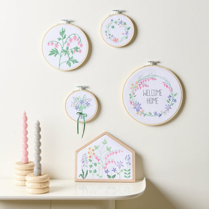 Rico Design Kit de broderie au point de croix compté « Couronne de fleurs »